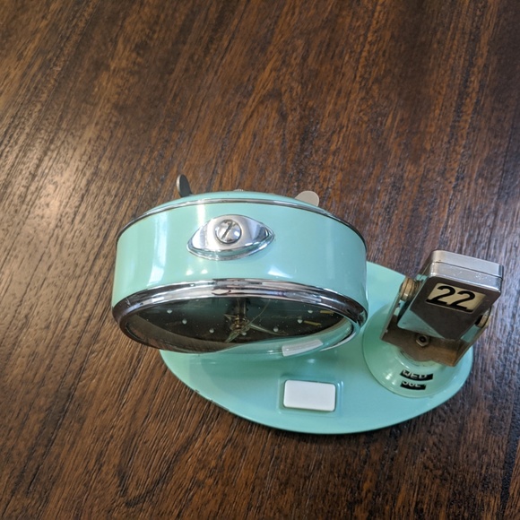 VTG - "Golden Cock" Alarm/Calendar Clock - Works - Picture 9 of 10